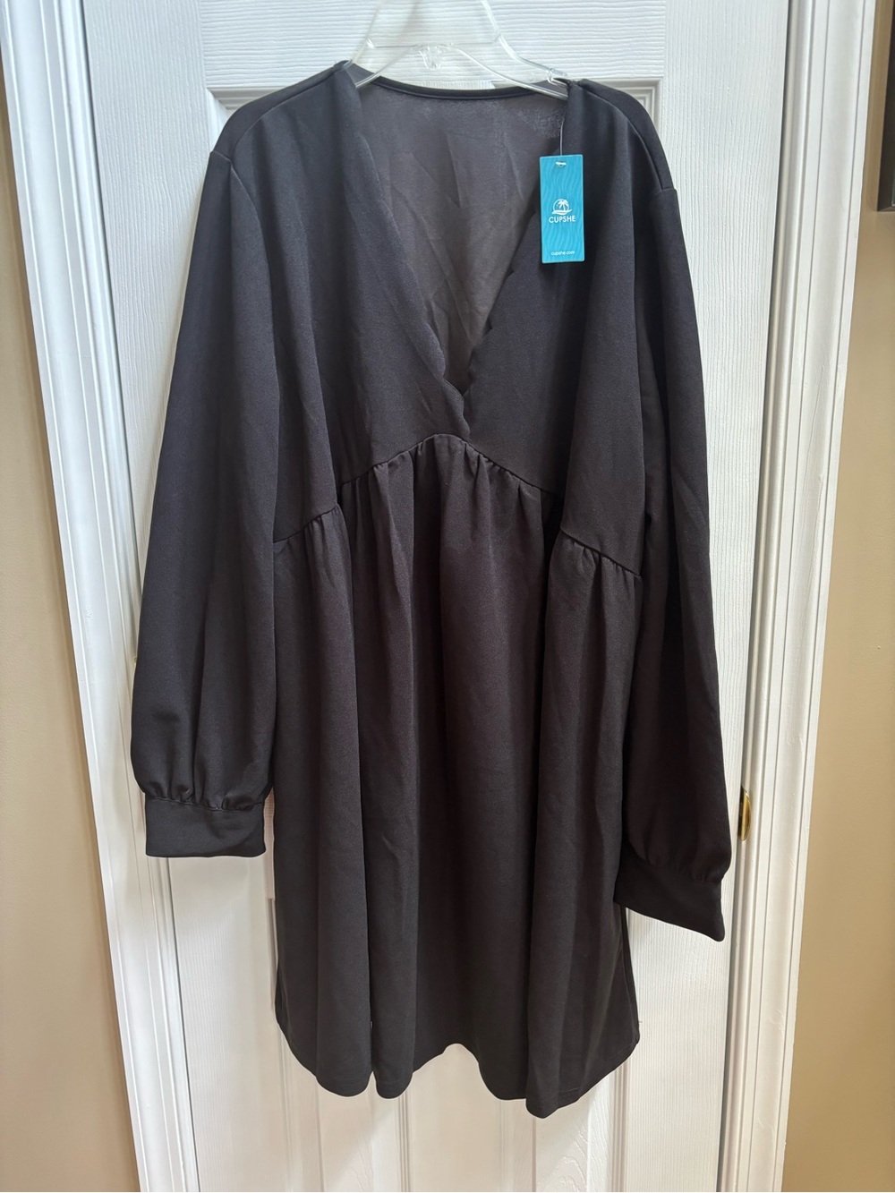 CUPSHE Black Scallop V-Neck Long Sleeve Mini Dress, Size XL, NWT - Picture 2 of 5